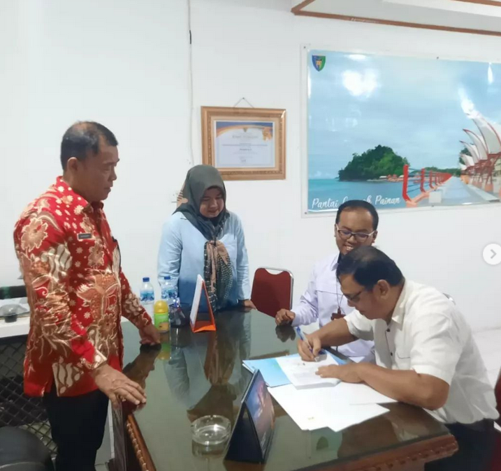 penandatangan MoU antara PT Jasa Raharja Putera dengan Bumnag Bersama Mandeh Tarusan Jaya