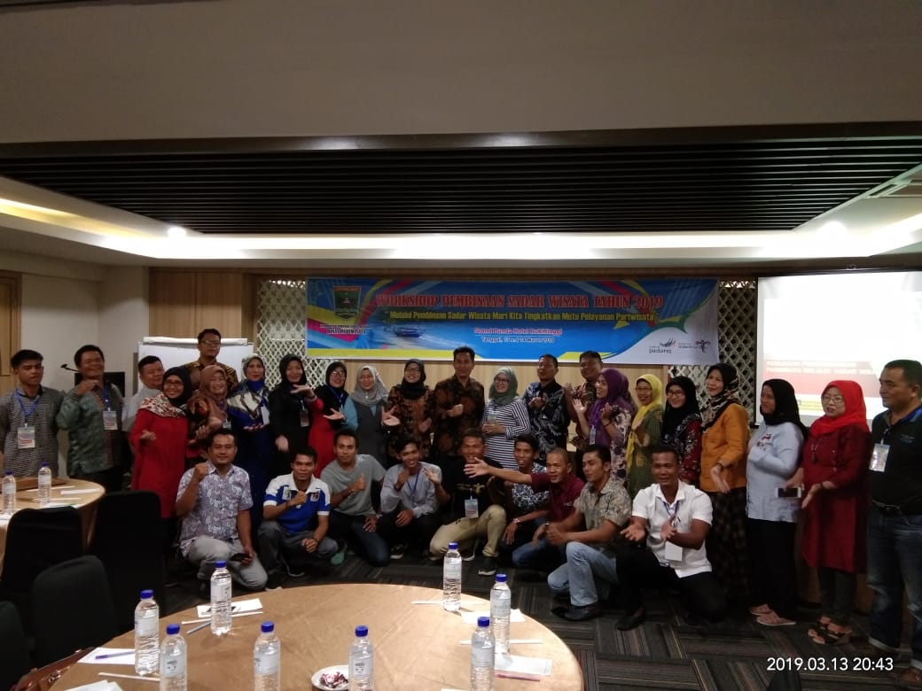 Bimtek Peningkatan dan pengembangan sadar wisata dan Pokdarwis di Hotel AMARIS Padang