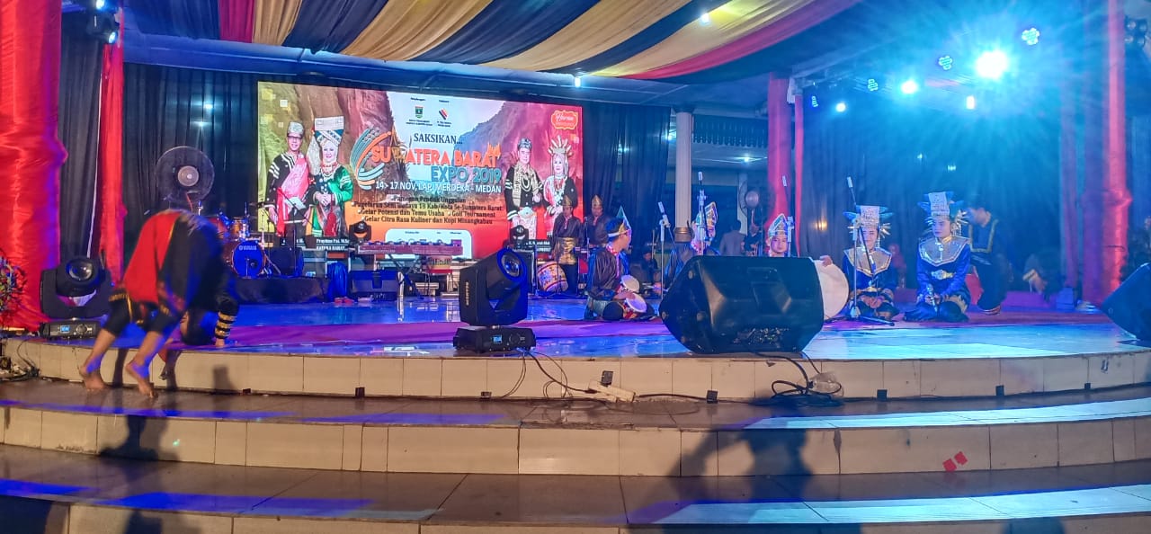 PENAMPILAN KESENIAN SUMBAR EXPO 2019 DI MEDAN 